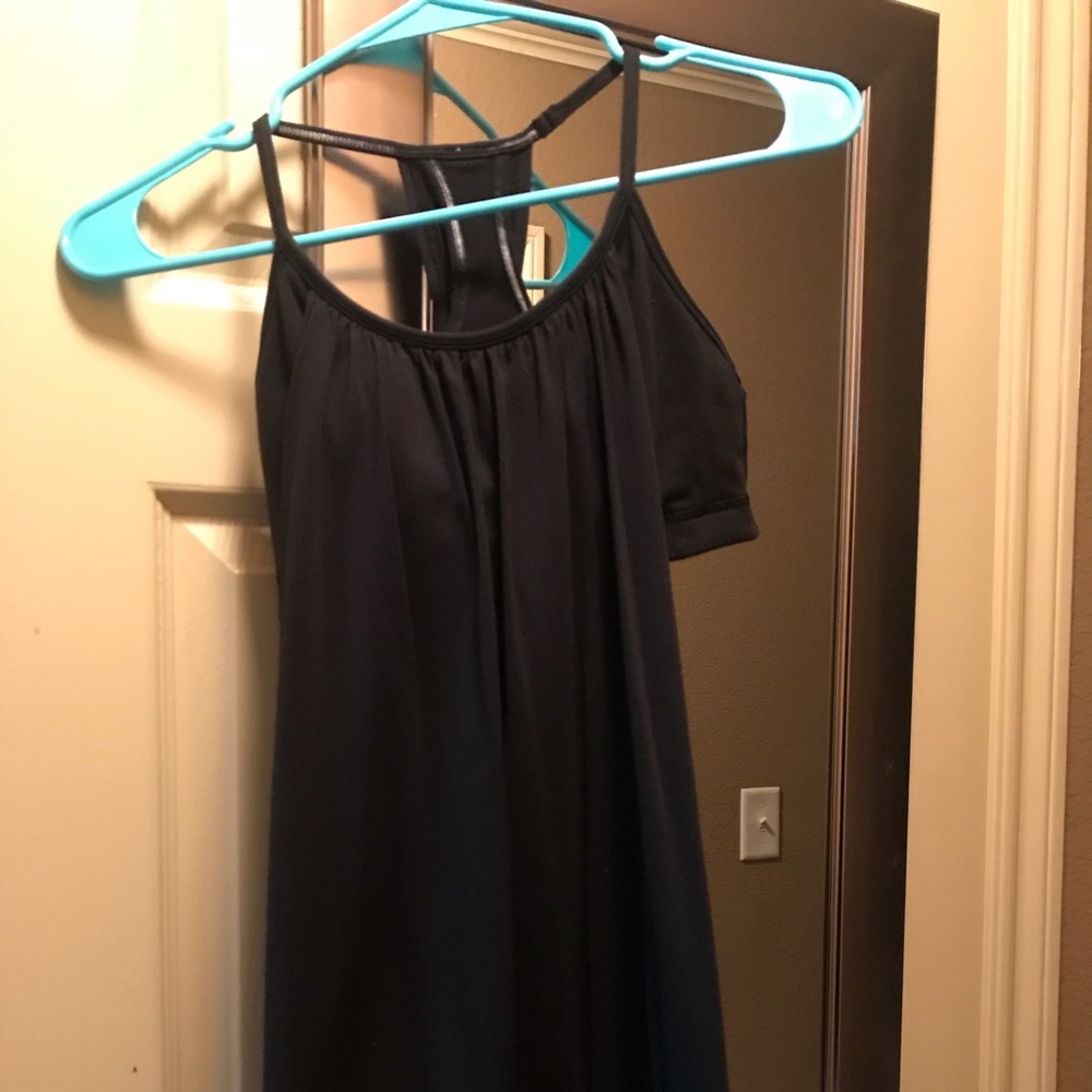 Lululemon banded bottom top